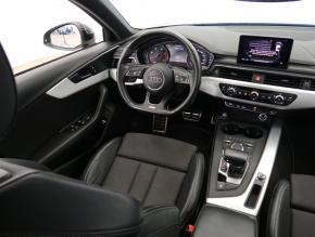 Audi A4  2.0 TDI S-Line 