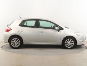 Toyota Auris  1.6 Valvematic 