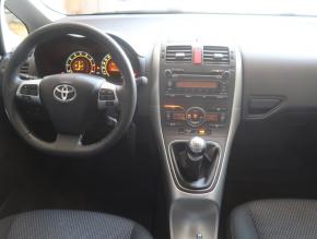 Toyota Auris  1.6 Valvematic 