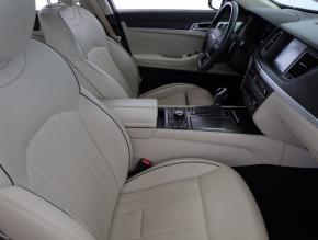 Hyundai Genesis  3.8 V6 4x4 