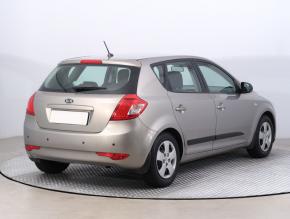 Kia Ceed  1.4 CVVT 