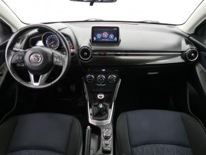 Mazda 2  1.5 16V 