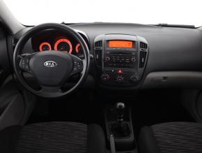 Kia Ceed  1.6 i 