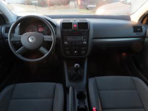 Volkswagen Golf  1.6 FSI 