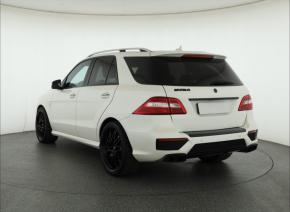 Mercedes-Benz ML  ML 63 AMG Performance Package 