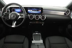 Mercedes-Benz CLA  200 Progressive 