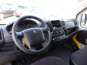 Peugeot Boxer  2.0 BlueHDi 