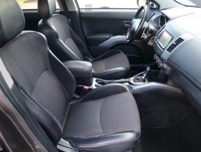 Mitsubishi Outlander  2.2 DI-D 