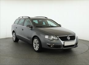 Volkswagen Passat  1.6 FSI 