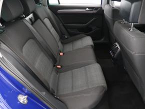 Volkswagen Passat  1.6 TDI R-Line 