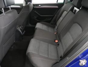 Volkswagen Passat  1.6 TDI R-Line 