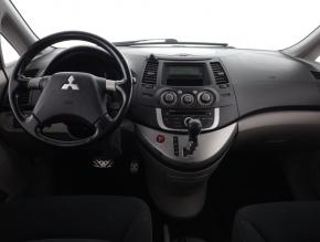 Mitsubishi Grandis  2.4 