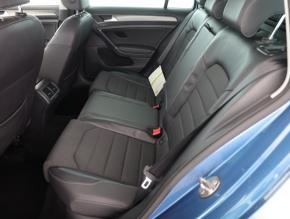 Volkswagen Golf  1.6 TDI 