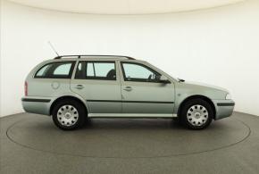 Škoda Octavia  1.6 Tour 