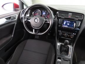 Volkswagen Golf  1.2 TSI 