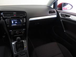 Volkswagen Golf  1.2 TSI 