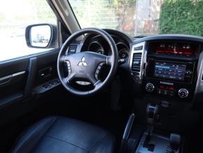 Mitsubishi Pajero  3.2 DI-D 