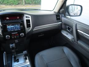 Mitsubishi Pajero  3.2 DI-D 