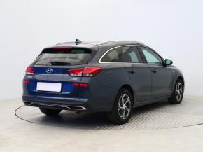 Hyundai i30  1.5 T-GDI MHEV Family Smart 