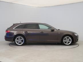 Audi A4  2.0 TDI S-Line 