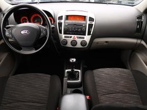 Kia Ceed  1.4 CVVT 