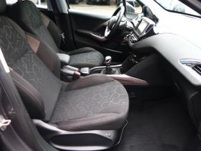 Peugeot 2008  1.6 BlueHDi 