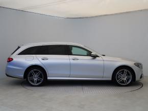 Mercedes-Benz E  E 220 d 4MATIC AMG Paket 