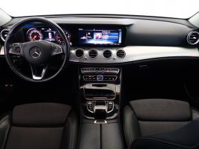 Mercedes-Benz E  E 220 d 4MATIC AMG Paket 