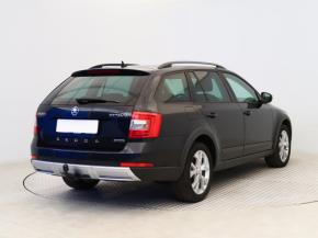 Škoda Octavia  Scout 2.0 TDI . 