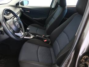 Mazda 2  1.5 16V 