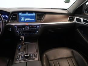 Hyundai Genesis  3.8 V6 4x4 