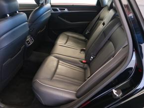 Hyundai Genesis  3.8 V6 4x4 