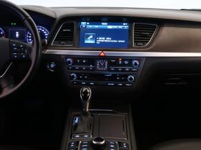 Hyundai Genesis  3.8 V6 4x4 