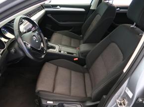 Volkswagen Passat  1.5 TSI 