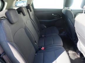 Kia Carens  1.6 GDI Platinum 