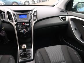 Hyundai i30  1.6 MPI 