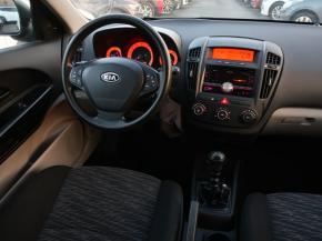 Kia Ceed  1.6 i 