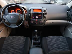 Kia Ceed  1.6 i 