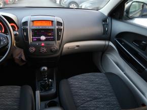 Kia Ceed  1.6 i 