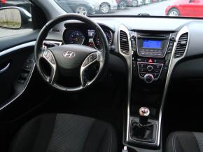 Hyundai i30  1.6 MPI 