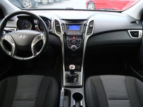 Hyundai i30  1.6 MPI 