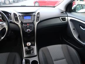 Hyundai i30  1.6 MPI 