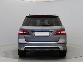 Mercedes-Benz ML  ML 350 BlueTEC Performance Package 