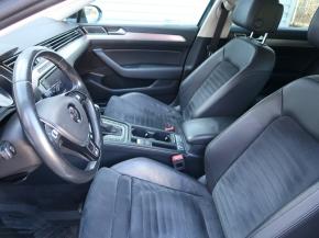 Volkswagen Passat  2.0 TDI R-Line 