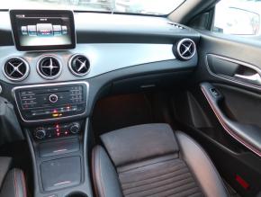 Mercedes-Benz CLA  200 CDI 