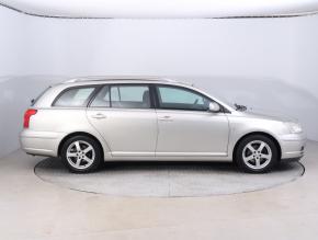 Toyota Avensis  1.8 VVT-i 