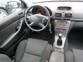 Toyota Avensis  1.8 VVT-i 