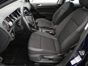 Volkswagen Golf  1.5 TSI 