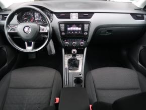 Škoda Octavia  Scout 2.0 TDI . 