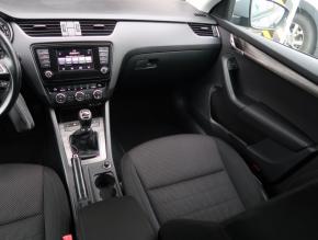 Škoda Octavia  Scout 2.0 TDI . 